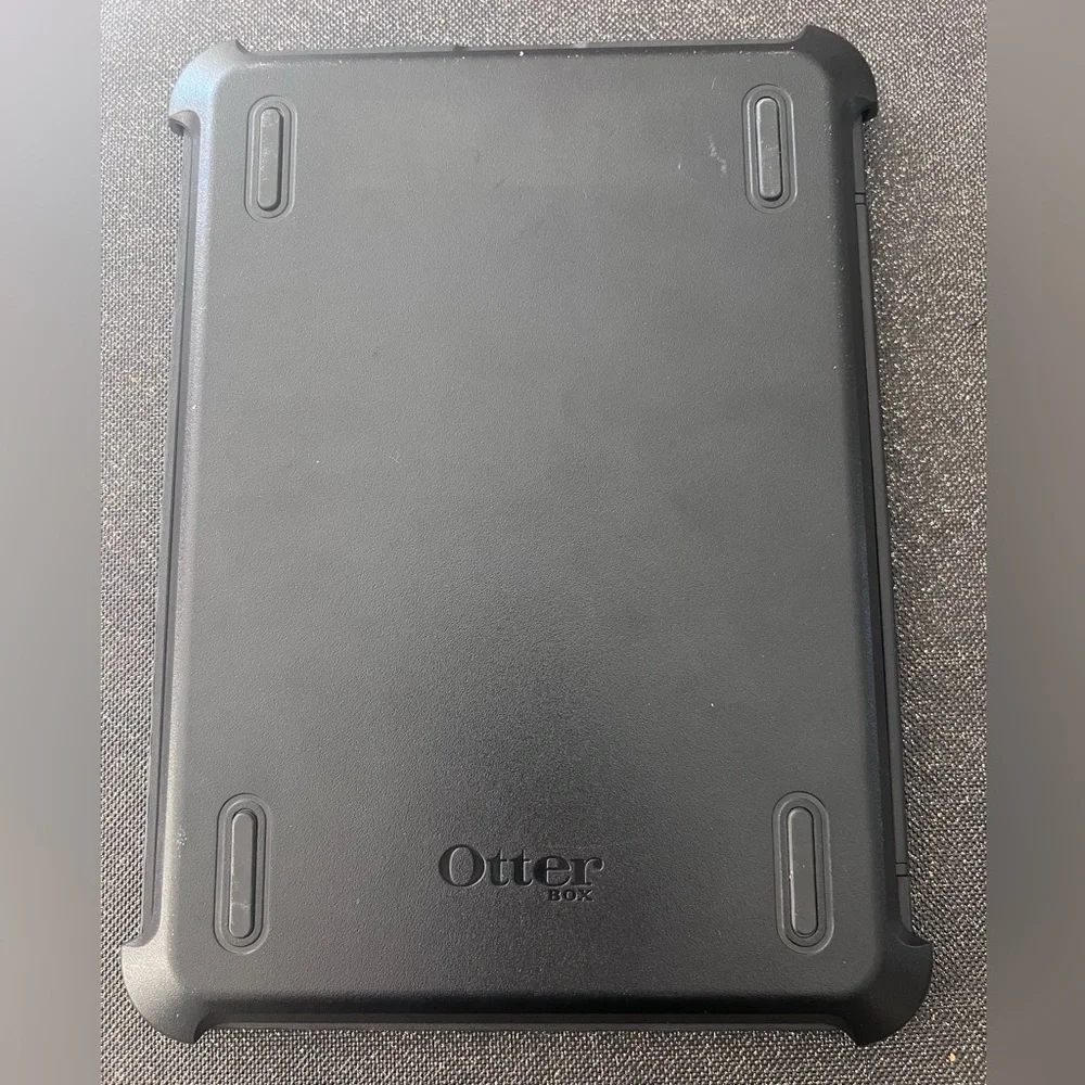 Black iPad Pro 11 OtterBox Protective Case (Defender Pro Series)